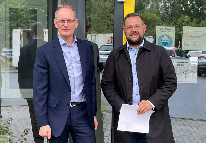 Bundestagskandidat Sebastian Fischer (rechts im Bild), CDU/CSU, zu Gast in Meißen